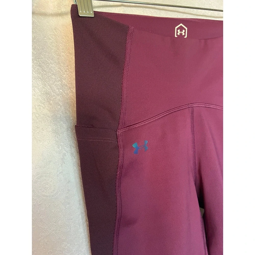 Under Armor Rush HeatGear Bike Short Burgundy Athleisure Ribbed Pocket Womens XS